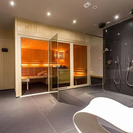 Vila 5br Beautiful With Exceptional Facilities